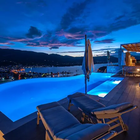 Mar-a-poros Villa