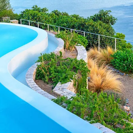 Mar-a-poros Villa