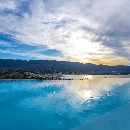 Villa Mar-a-poros *
