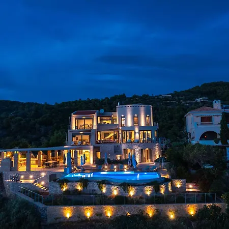 Mar-a-poros Villa